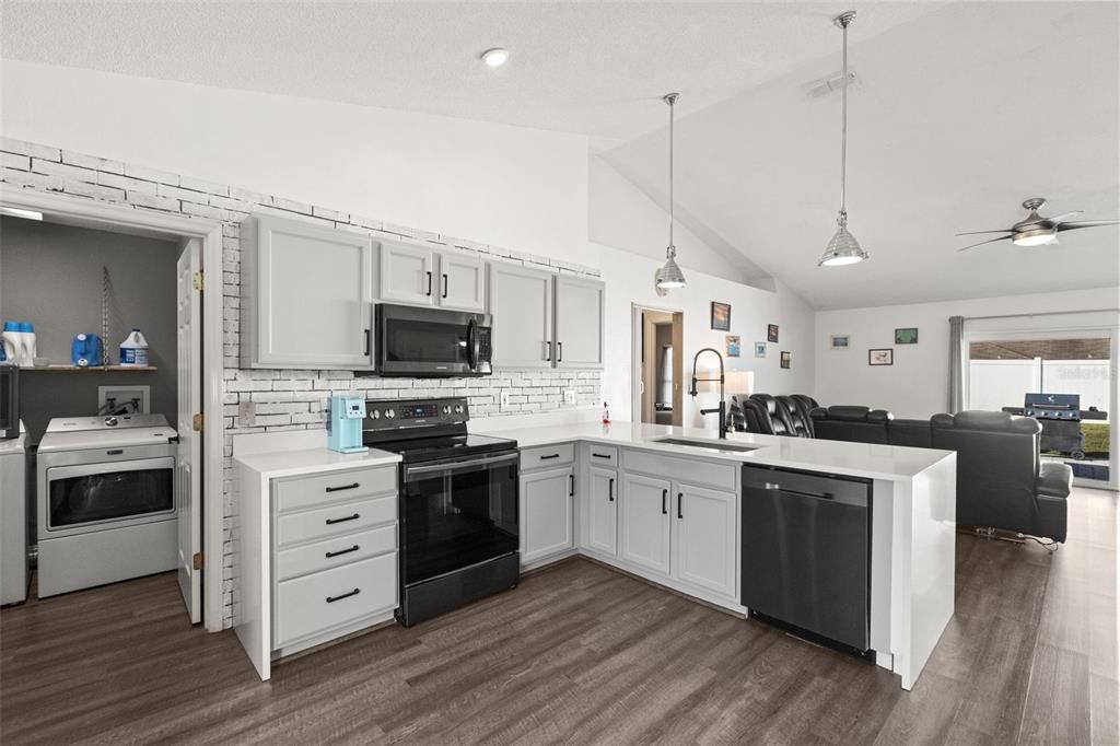 For Sale: $425,000 (4 beds, 2 baths, 1635 Square Feet)