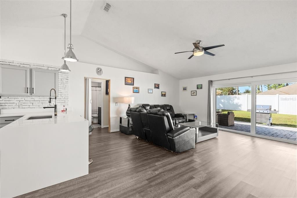 For Sale: $425,000 (4 beds, 2 baths, 1635 Square Feet)