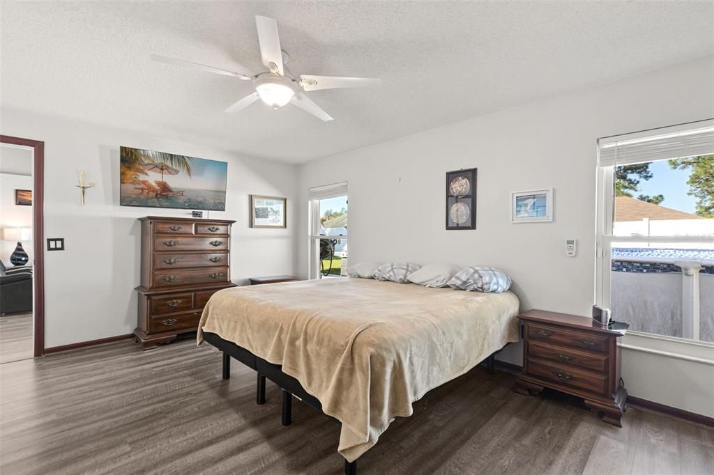 For Sale: $425,000 (4 beds, 2 baths, 1635 Square Feet)