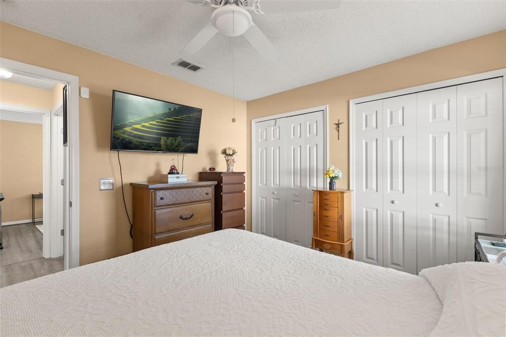 For Sale: $425,000 (4 beds, 2 baths, 1635 Square Feet)