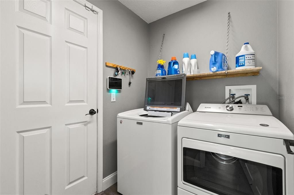 For Sale: $425,000 (4 beds, 2 baths, 1635 Square Feet)