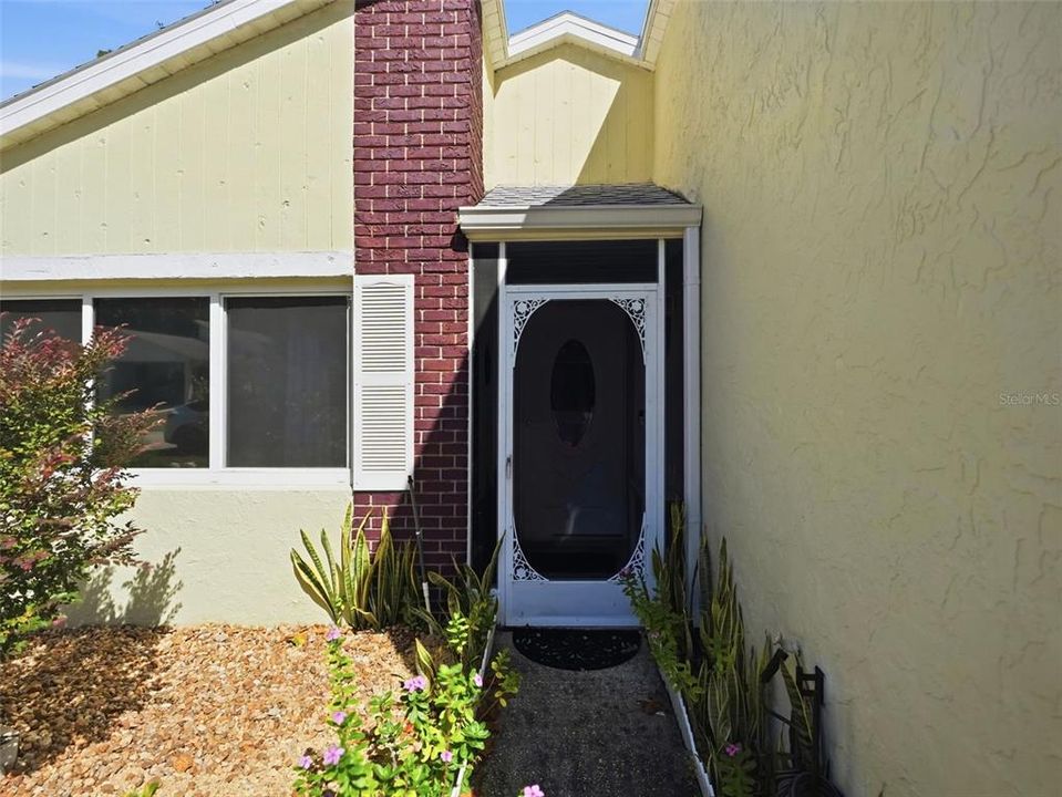 For Sale: $225,499 (2 beds, 2 baths, 1335 Square Feet)