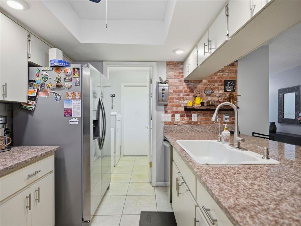 For Sale: $225,499 (2 beds, 2 baths, 1335 Square Feet)