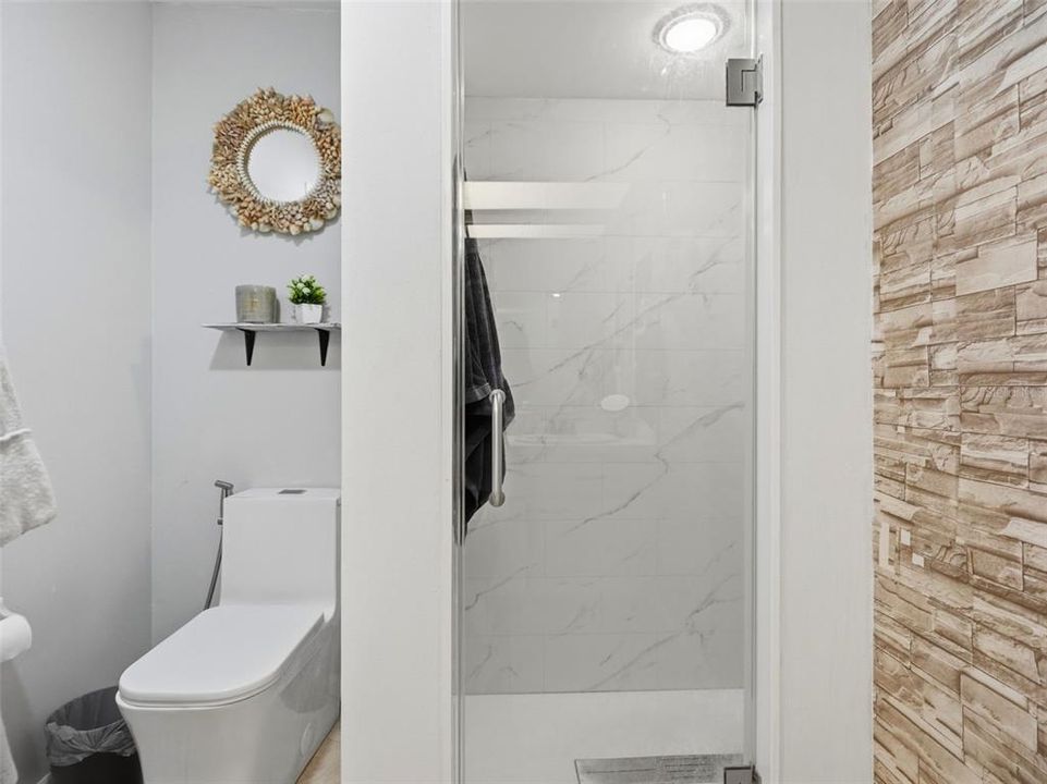 For Sale: $225,499 (2 beds, 2 baths, 1335 Square Feet)