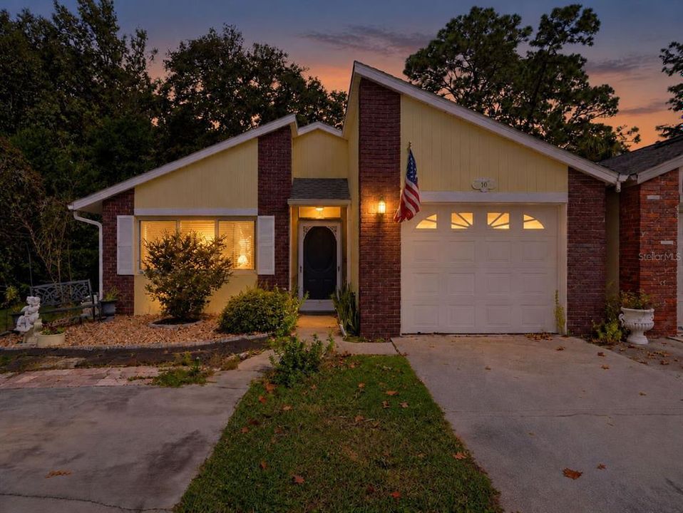 For Sale: $225,499 (2 beds, 2 baths, 1335 Square Feet)