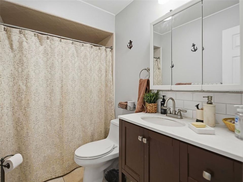 For Sale: $225,499 (2 beds, 2 baths, 1335 Square Feet)