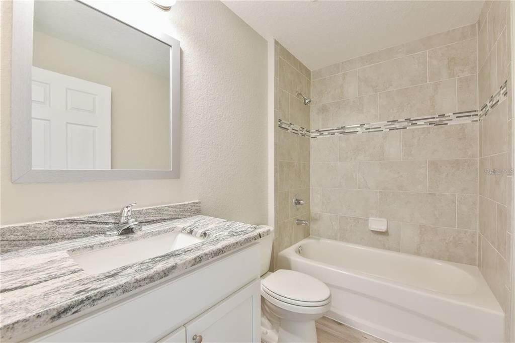 En Venta: $270,000 (3 camas, 2 baños, 1315 Pies cuadrados)