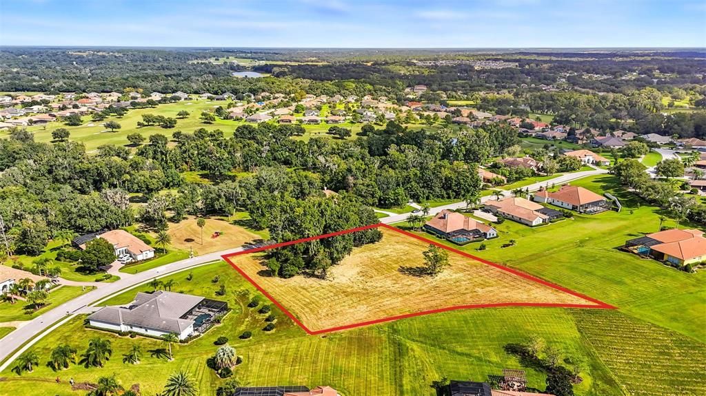 На продажу: $260,000 (0.83 acres)
