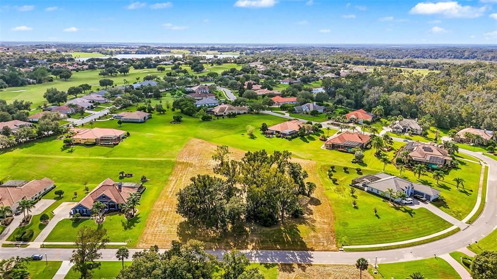 На продажу: $260,000 (0.83 acres)