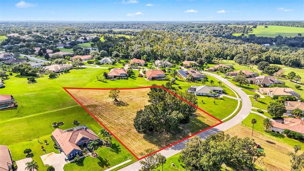 На продажу: $260,000 (0.83 acres)