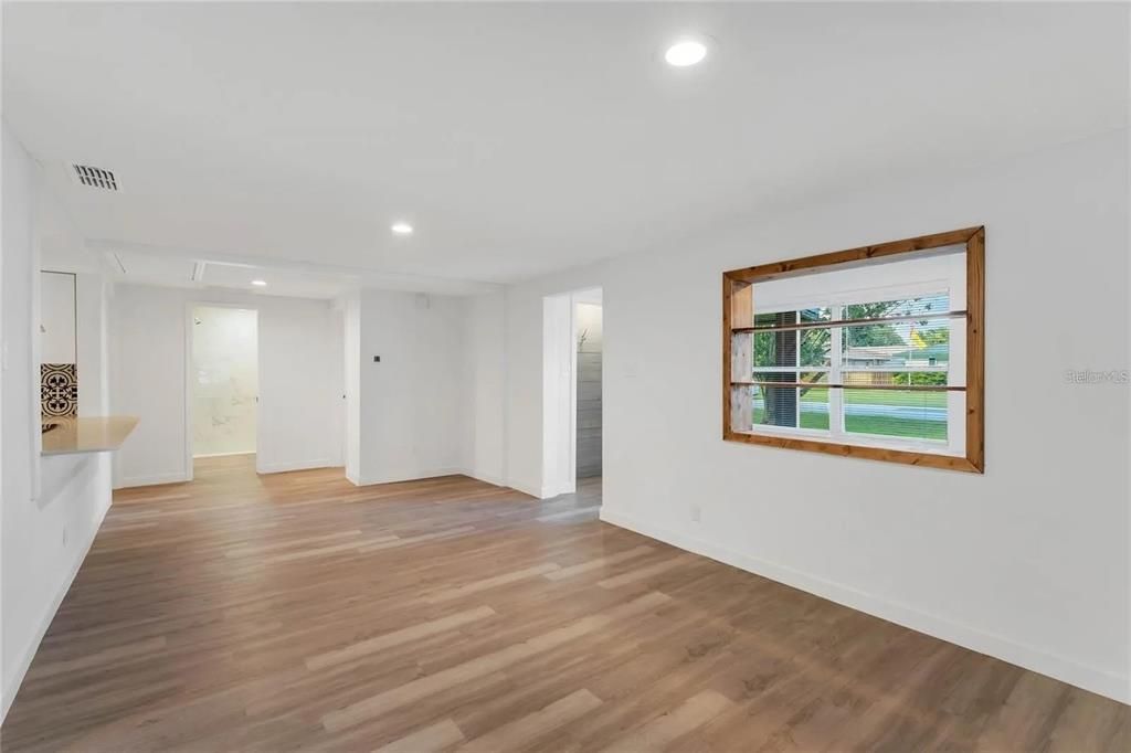 На продажу: $339,000 (2 спален, 2 ванн, 1275 Квадратных фут)