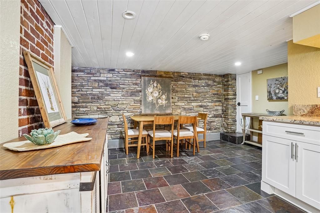 For Sale: $1,650,000 (4 beds, 3 baths, 3840 Square Feet)