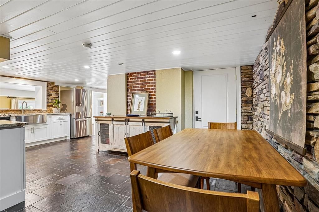 For Sale: $1,650,000 (4 beds, 3 baths, 3840 Square Feet)
