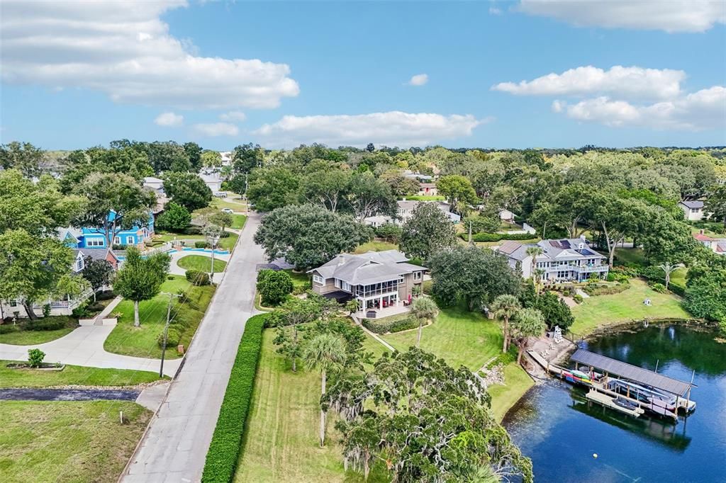 For Sale: $1,650,000 (4 beds, 3 baths, 3840 Square Feet)