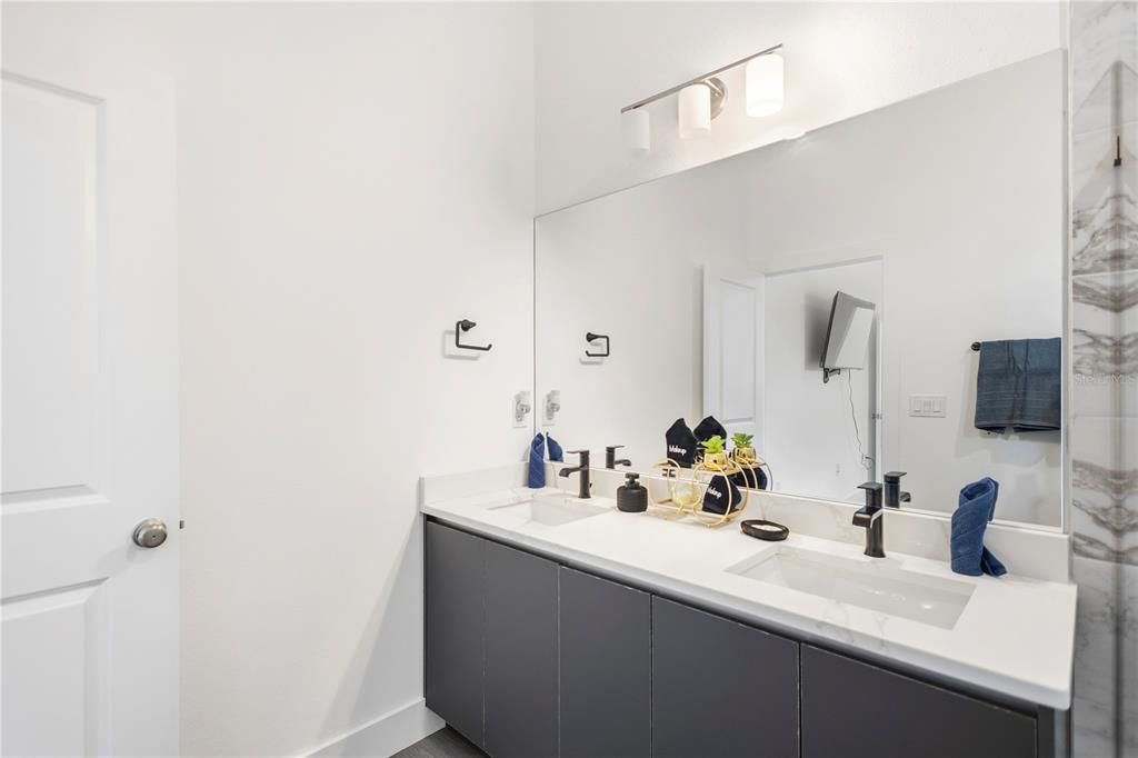 For Sale: $349,900 (3 beds, 2 baths, 1752 Square Feet)