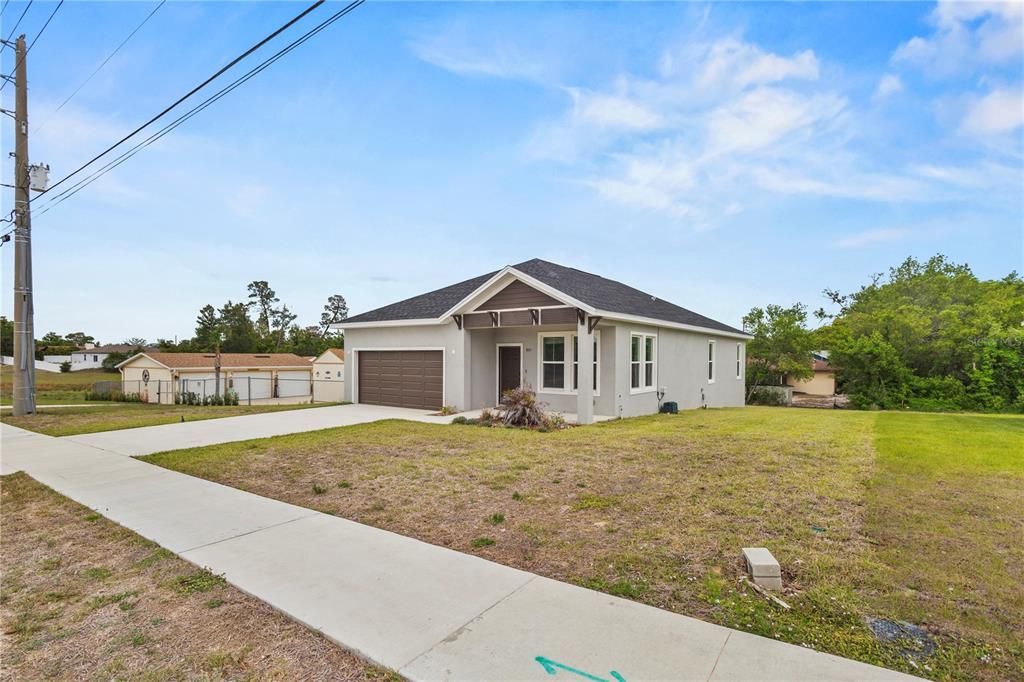 For Sale: $349,900 (3 beds, 2 baths, 1752 Square Feet)