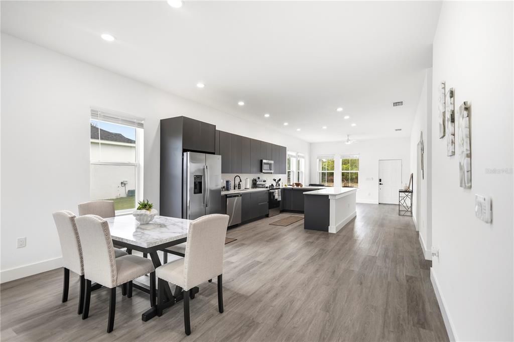 For Sale: $349,900 (3 beds, 2 baths, 1752 Square Feet)