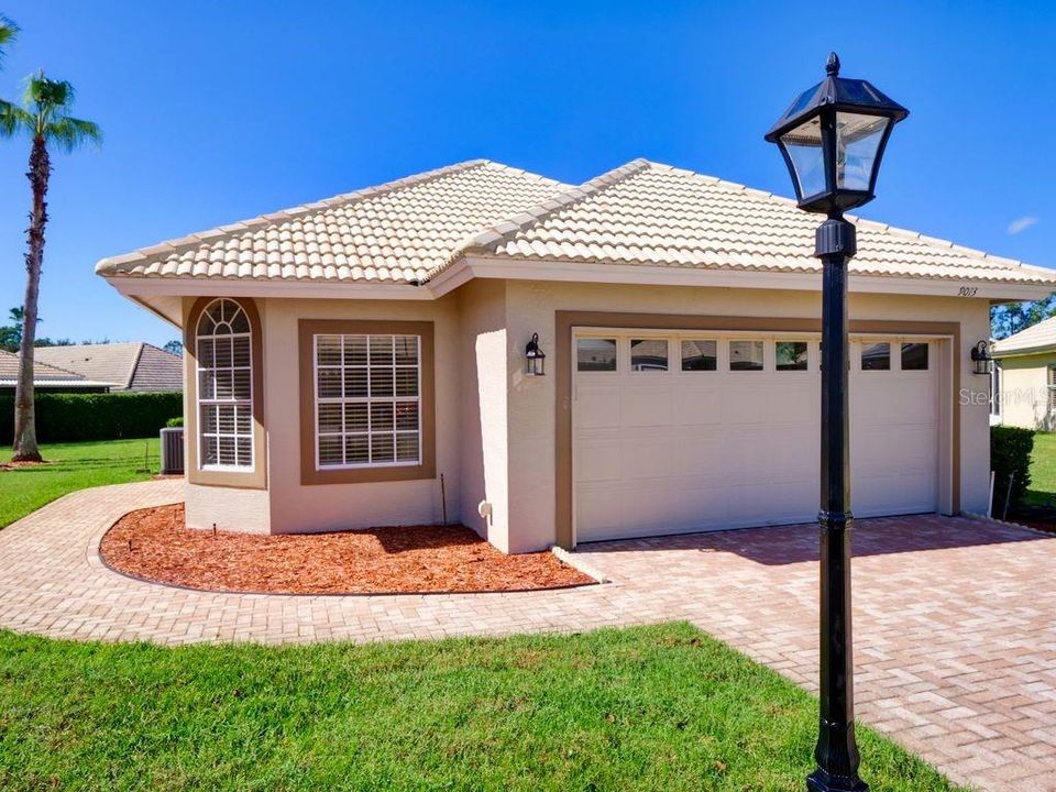 For Sale: $347,000 (2 beds, 2 baths, 1771 Square Feet)