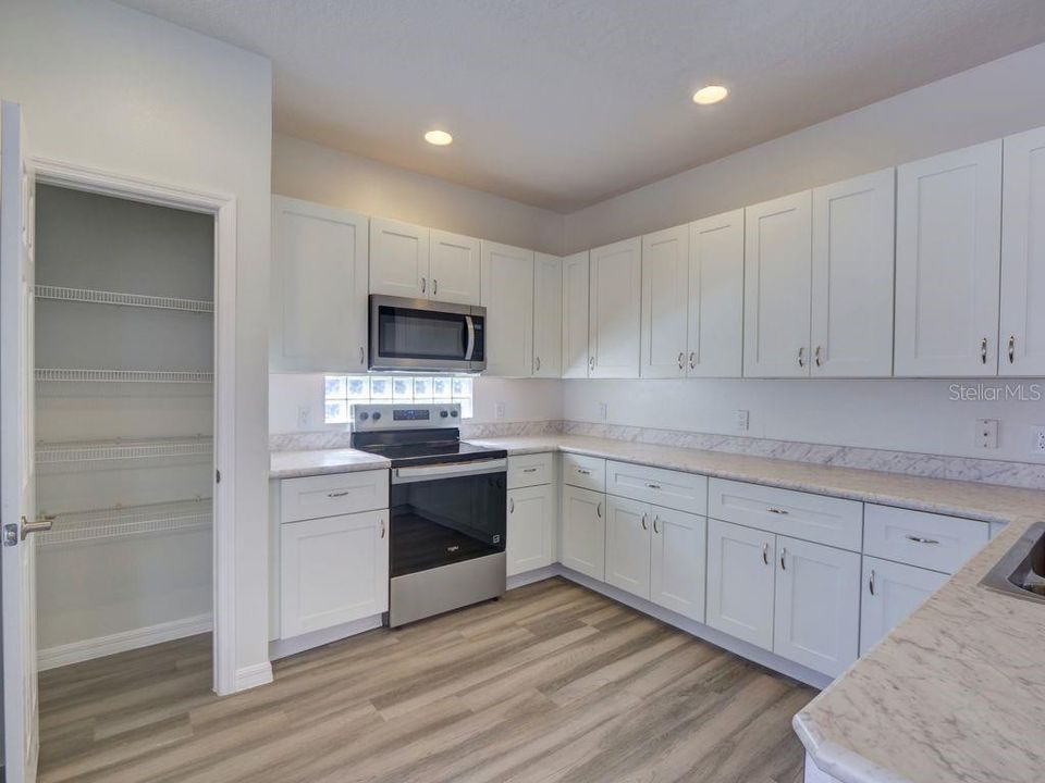 For Sale: $347,000 (2 beds, 2 baths, 1771 Square Feet)