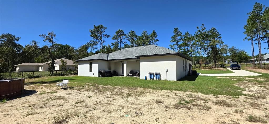 For Sale: $499,900 (5 beds, 2 baths, 1892 Square Feet)