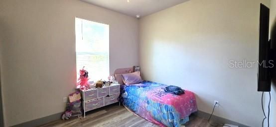 For Sale: $499,900 (5 beds, 2 baths, 1892 Square Feet)