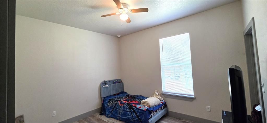 For Sale: $499,900 (5 beds, 2 baths, 1892 Square Feet)