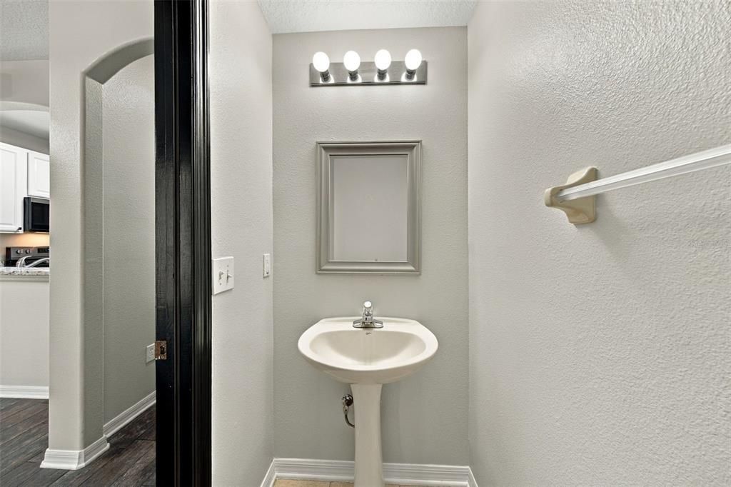 En Venta: $235,000 (2 camas, 2 baños, 1570 Pies cuadrados)