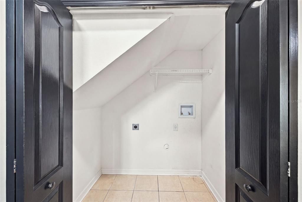 En Venta: $235,000 (2 camas, 2 baños, 1570 Pies cuadrados)