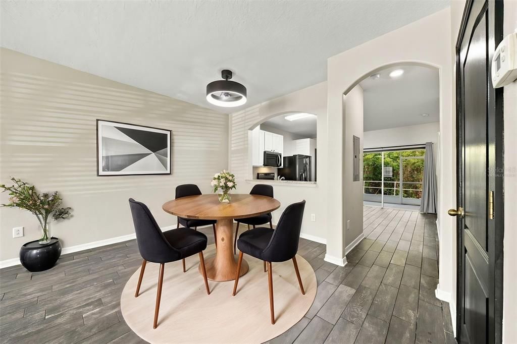 En Venta: $235,000 (2 camas, 2 baños, 1570 Pies cuadrados)
