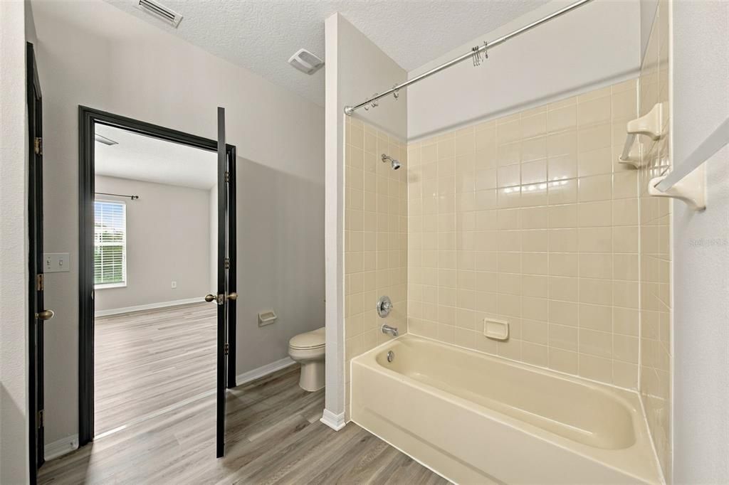 En Venta: $235,000 (2 camas, 2 baños, 1570 Pies cuadrados)