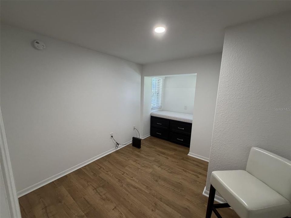 For Sale: $465,000 (3 beds, 2 baths, 1301 Square Feet)