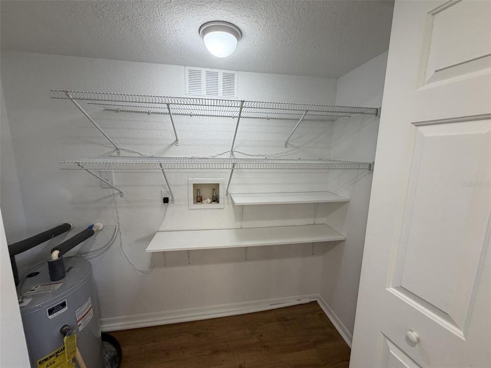 For Sale: $465,000 (3 beds, 2 baths, 1301 Square Feet)