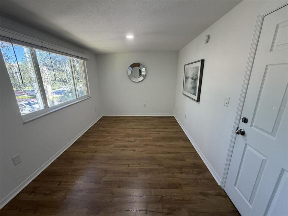 For Sale: $465,000 (3 beds, 2 baths, 1301 Square Feet)