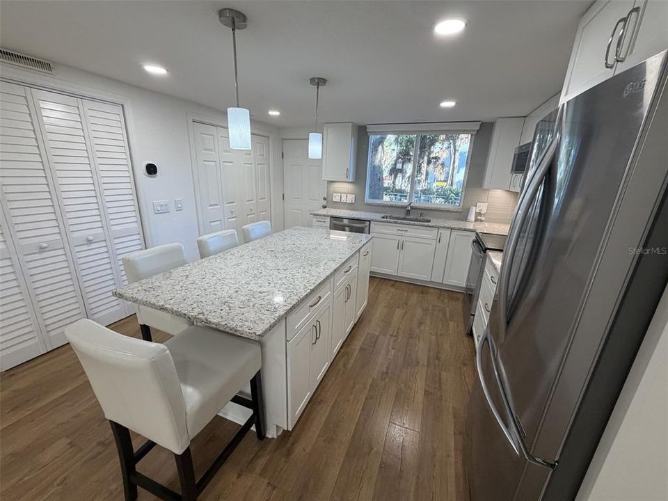 For Sale: $465,000 (3 beds, 2 baths, 1301 Square Feet)
