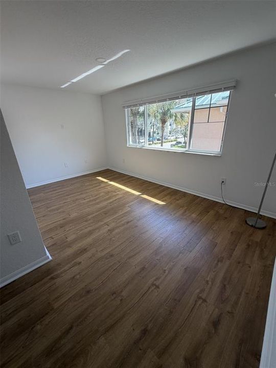 For Sale: $465,000 (3 beds, 2 baths, 1301 Square Feet)