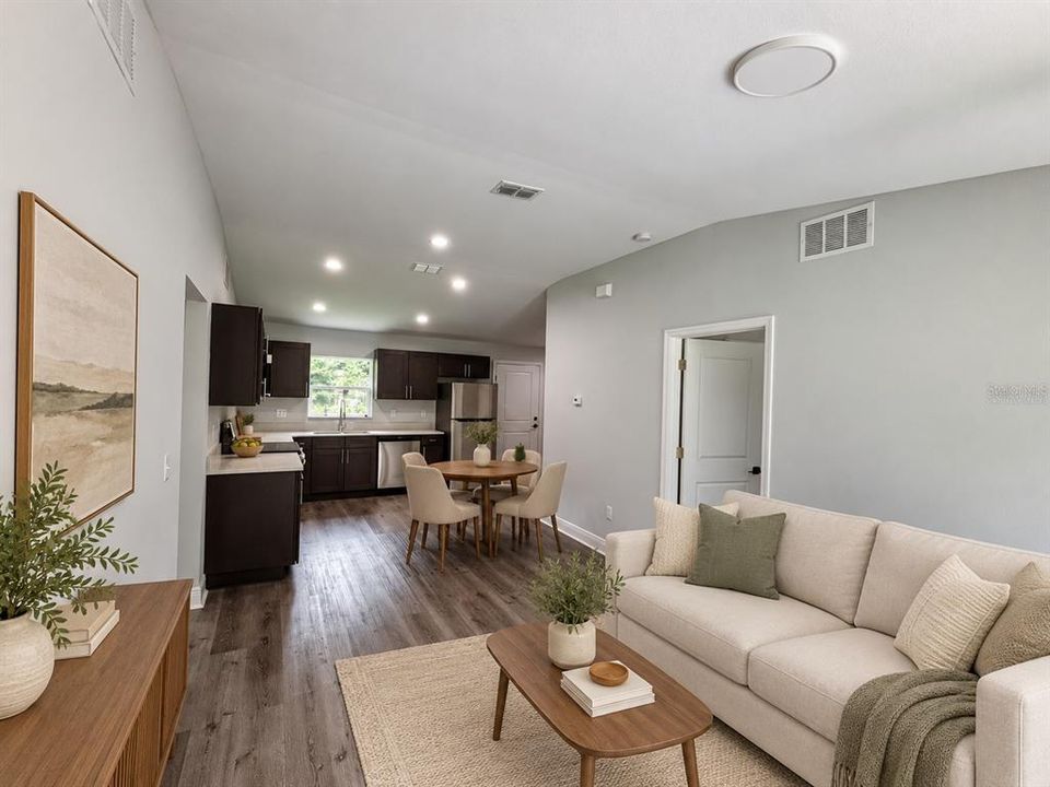 For Sale: $249,900 (3 beds, 2 baths, 999 Square Feet)