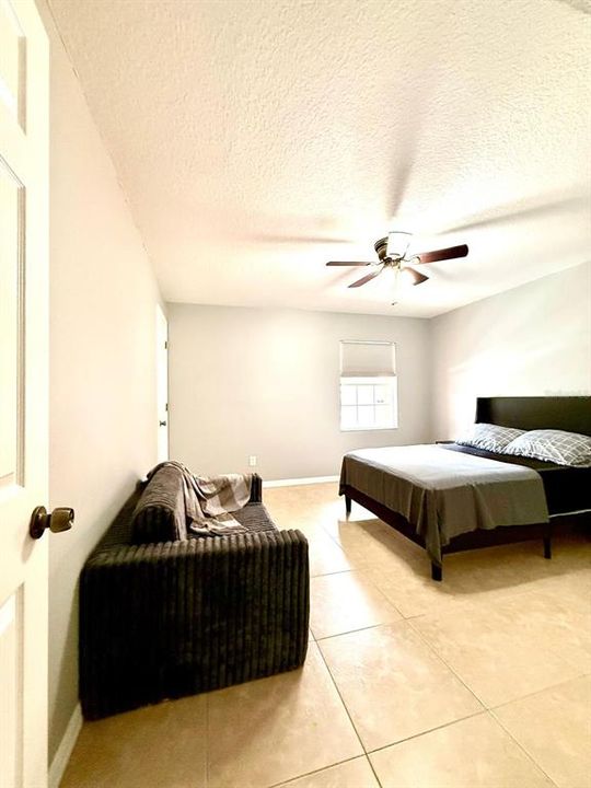 For Sale: $220,000 (2 beds, 1 baths, 1281 Square Feet)
