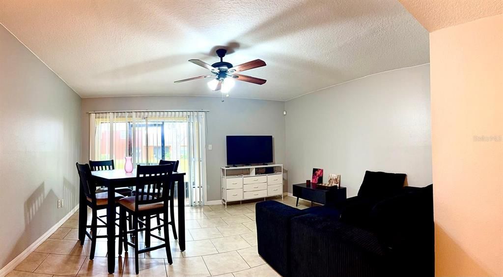 For Sale: $220,000 (2 beds, 1 baths, 1281 Square Feet)