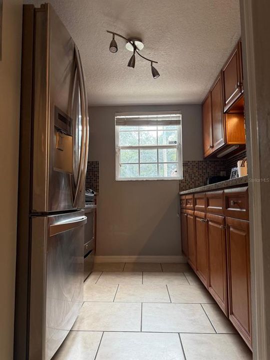 For Sale: $220,000 (2 beds, 1 baths, 1281 Square Feet)