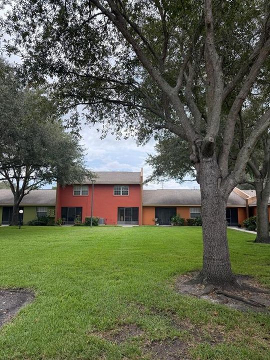 For Sale: $220,000 (2 beds, 1 baths, 1281 Square Feet)