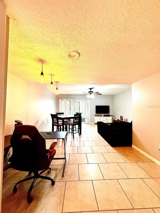 For Sale: $220,000 (2 beds, 1 baths, 1281 Square Feet)