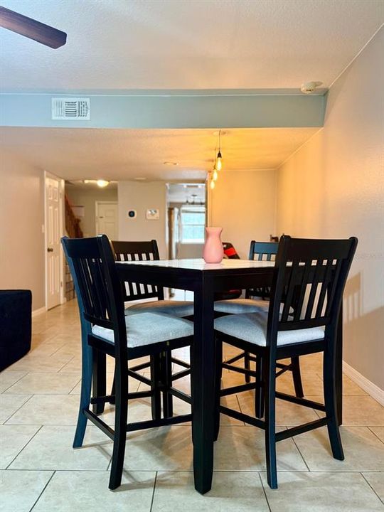 For Sale: $220,000 (2 beds, 1 baths, 1281 Square Feet)