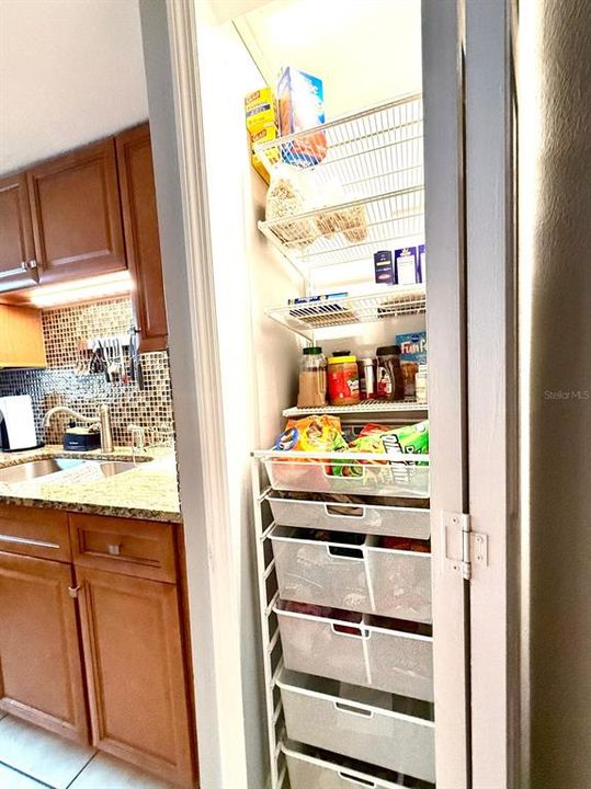 For Sale: $220,000 (2 beds, 1 baths, 1281 Square Feet)