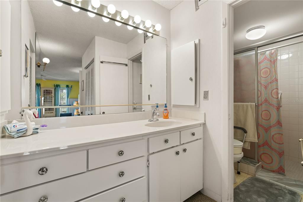 En Venta: $300,000 (3 camas, 2 baños, 1550 Pies cuadrados)