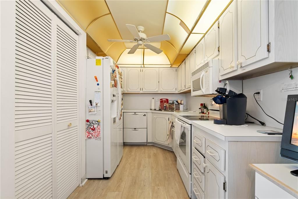 En Venta: $300,000 (3 camas, 2 baños, 1550 Pies cuadrados)