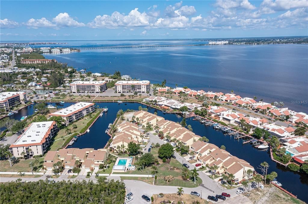 En Venta: $300,000 (3 camas, 2 baños, 1550 Pies cuadrados)