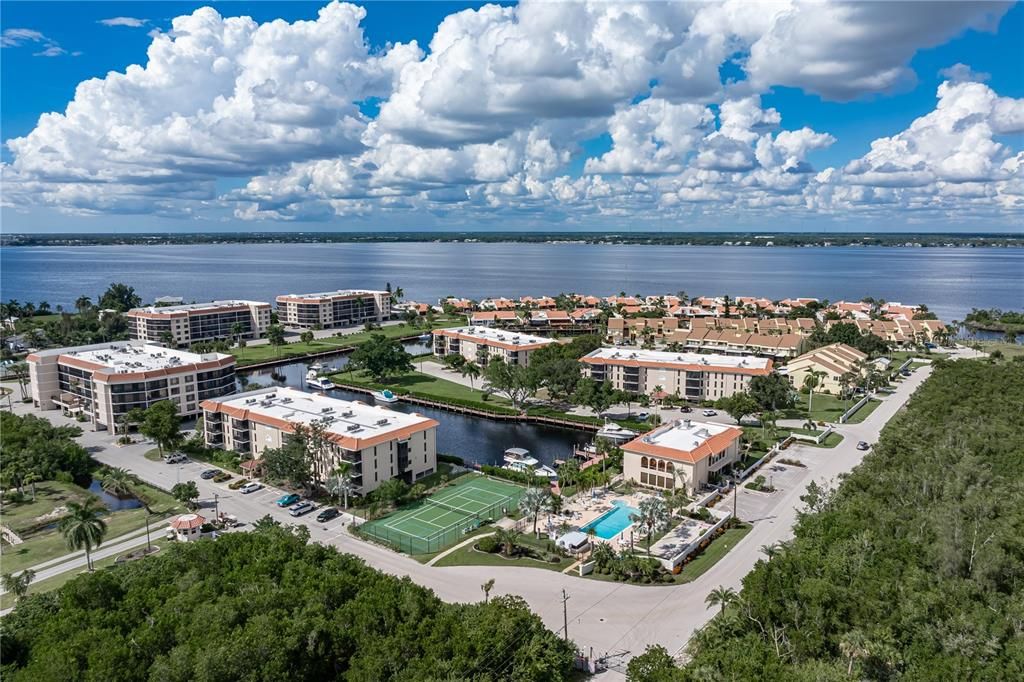 En Venta: $300,000 (3 camas, 2 baños, 1550 Pies cuadrados)