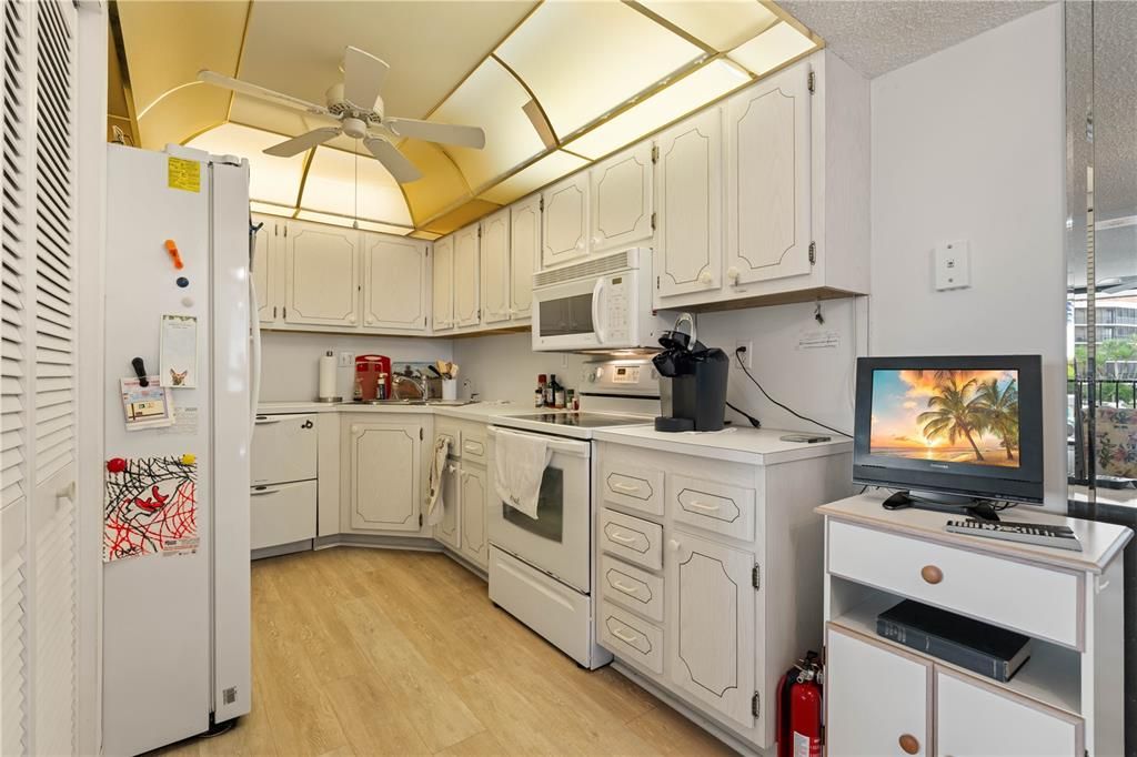 En Venta: $300,000 (3 camas, 2 baños, 1550 Pies cuadrados)