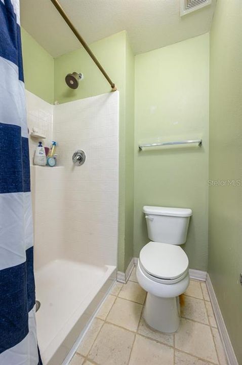 En Venta: $375,000 (4 camas, 2 baños, 2818 Pies cuadrados)
