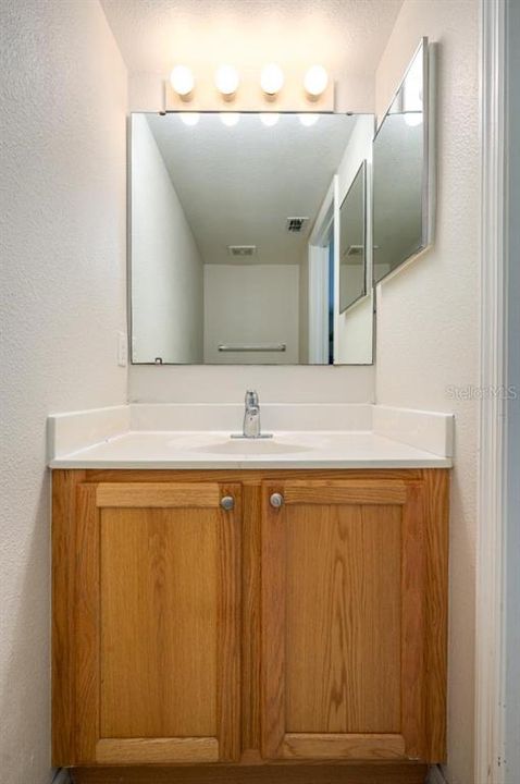 En Venta: $375,000 (4 camas, 2 baños, 2818 Pies cuadrados)
